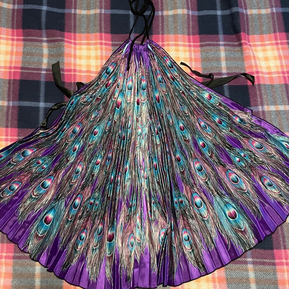 Peacock pattern, tie in back shirt